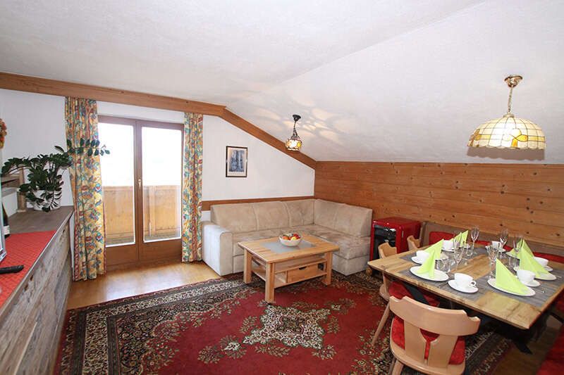 Haus Schöneck Appartement 2 mit Wohnzimmer in Fiss