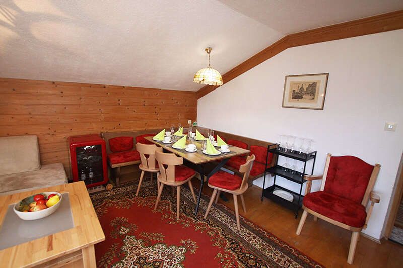 Haus Schöneck Appartement mit Wohnzimmer in Fiss, Tirol