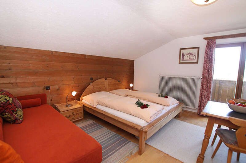 Haus Schöneck Appartement 2 mit Dreibettzimmer mit Balkon in Fiss