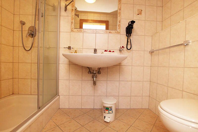 Haus Schöneck Appartement 2 mit Badezimmer und WC